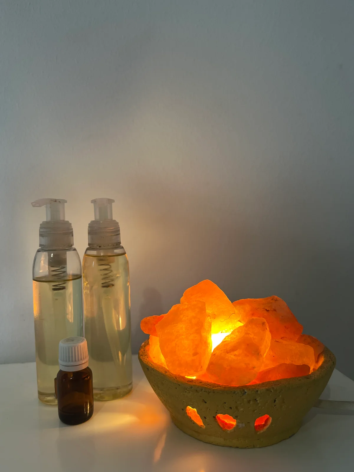 Detalle cálido de productos y ambientación de Boho